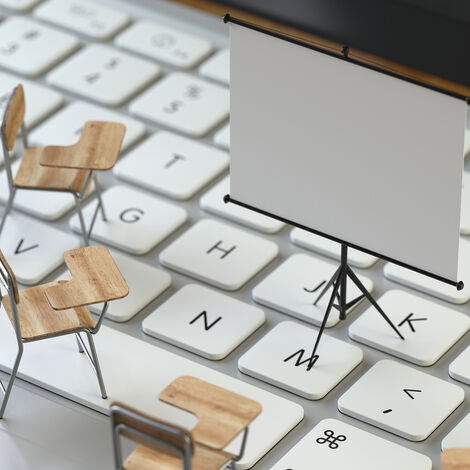 iStock-116570319スクール
